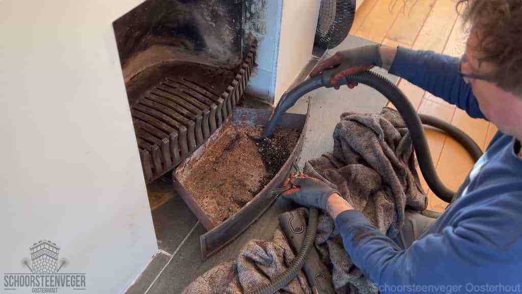 Prijs schoorsteenvegen Oosterhout schouw reinigen Prijs schoorsteenvegen Oosterhout schouw reinigen
